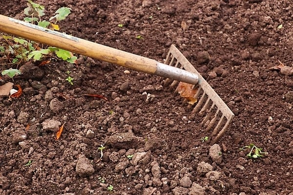 soil preparation for gardening
